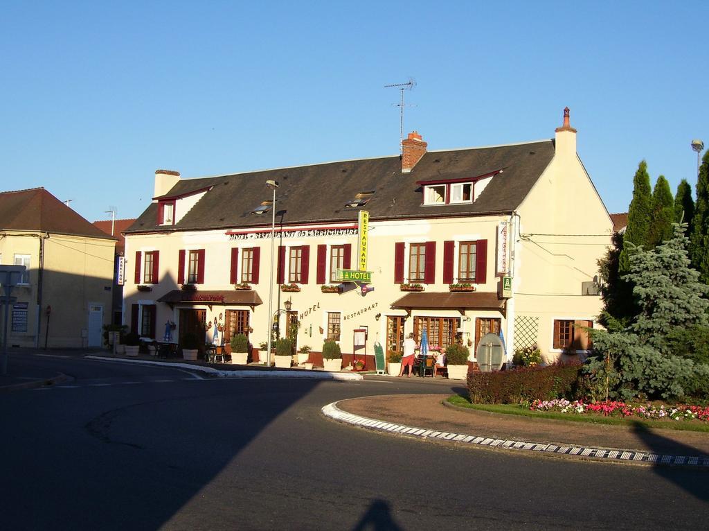 דסיז Hotel De L'Agriculture מראה חיצוני תמונה