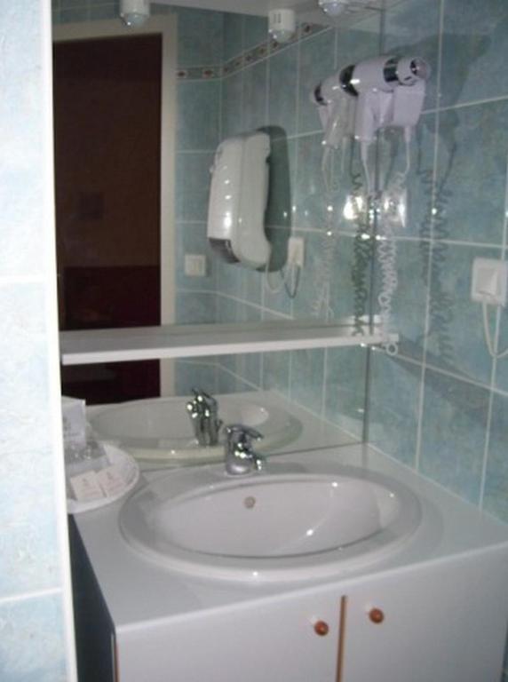 דסיז Hotel De L'Agriculture חדר תמונה