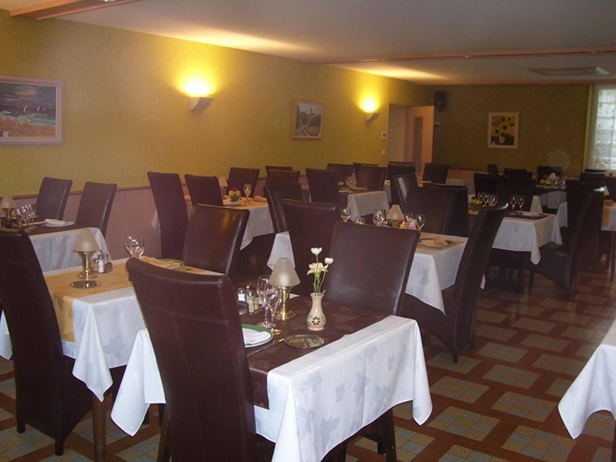 דסיז Hotel De L'Agriculture מראה חיצוני תמונה