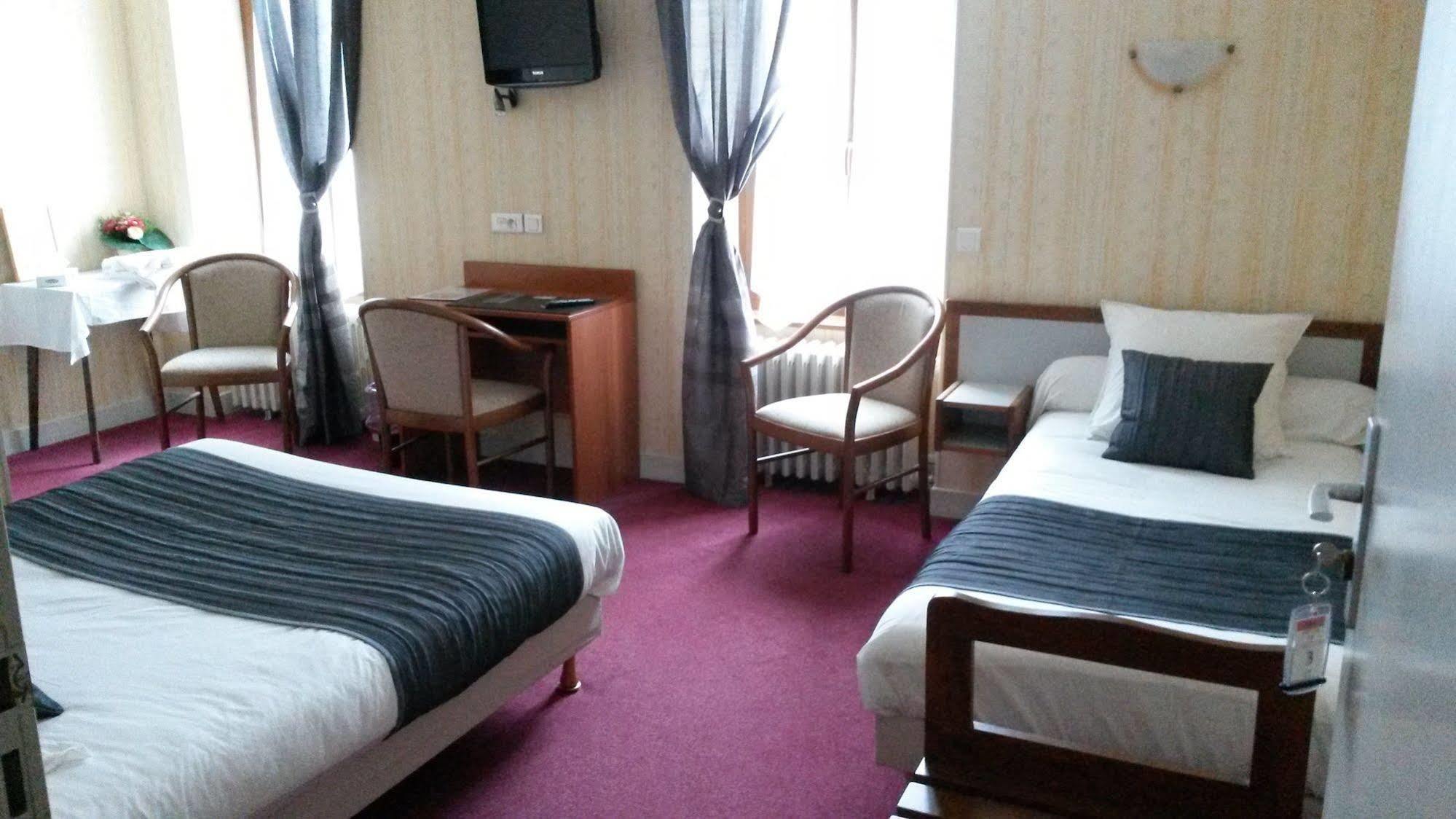דסיז Hotel De L'Agriculture מראה חיצוני תמונה