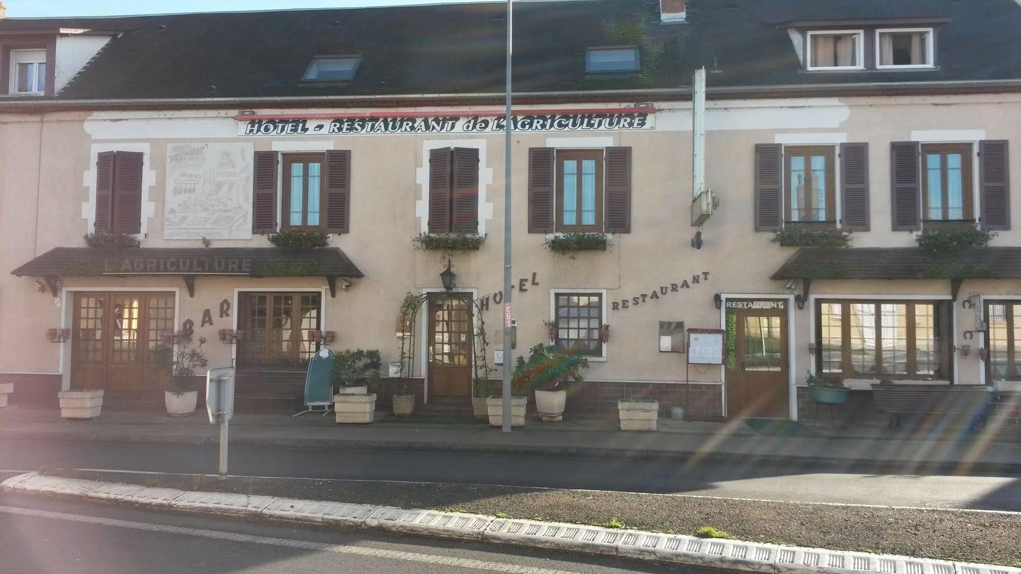 דסיז Hotel De L'Agriculture מראה חיצוני תמונה